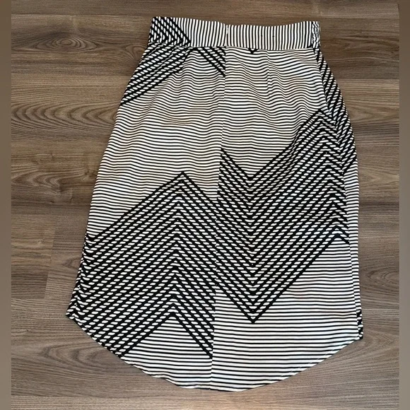 Banana Republic Faux Wrap Hi Low Midi Skirt Tie Front Women’s size 8 NWT - Picture 4 of 5